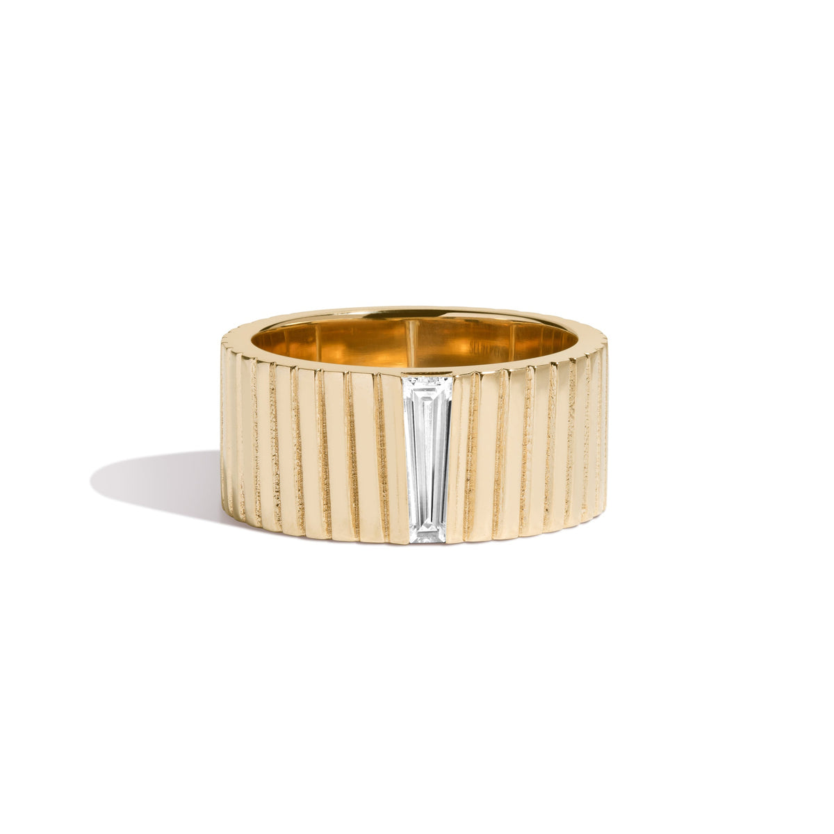 Textured Cigar Band with Tapered Baguette